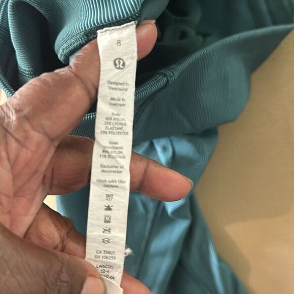 Lululemon Teal Cropped Athletic Leggings 8 - Picture 8 of 8